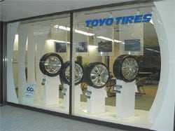 タイヤ展示スペース
