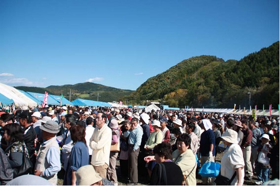 昨年の様子 ： 沢山の皆様にご来場いただきました